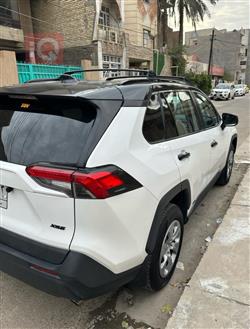 تۆیۆتا ڕاڤ 4